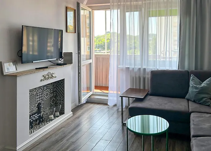 2 Bedroom Cozy In グダニスク